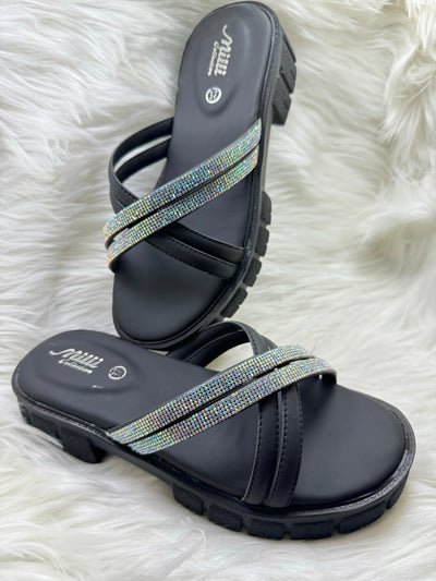 Effortless style, Everyday Comfort-black slipper