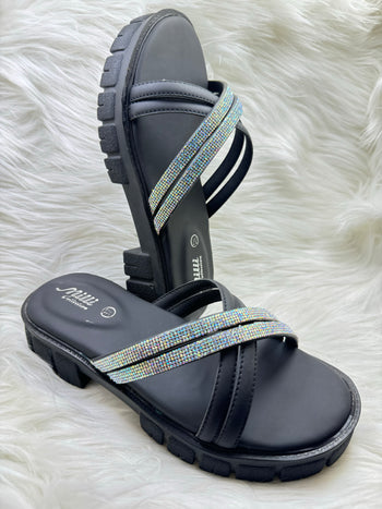Effortless style, Everyday Comfort-black slipper